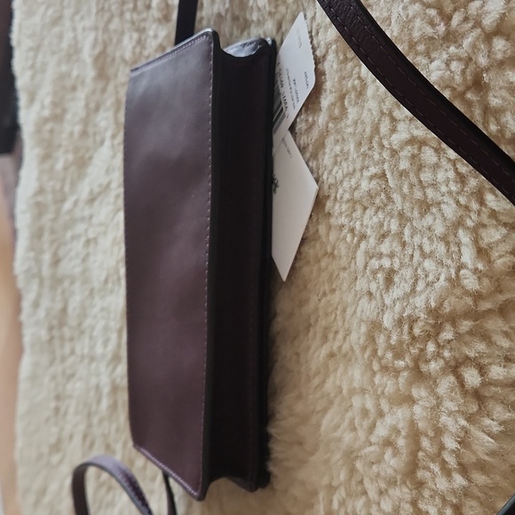 Beautiful NWT Coach Victorian Floral Hayden Berry Foldover Crossbody Clutch 🌺♥️ - Picture 9 of 17